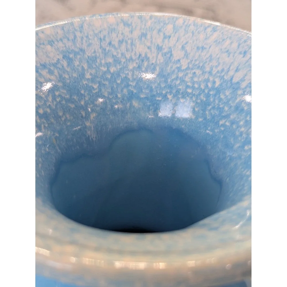 Vintage Hull USA Pottery Vase 8.25